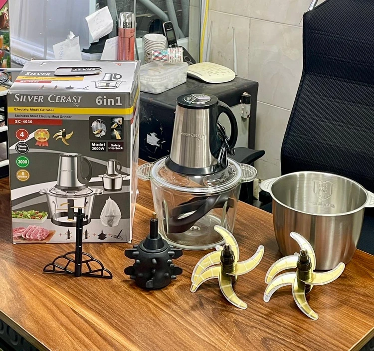 خردکن دو کاسه 4 لیتری سیلورکرست با 6 تیغه تیتانیوم طلایی، همراه با سیر پوست کن و همزن، 3 کاره، قدرت 3000 وات