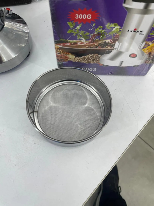 آسیاب صنعتی یونیک- ظرفیت 300 گرم قدرت 2400W وات مدل UA-6003